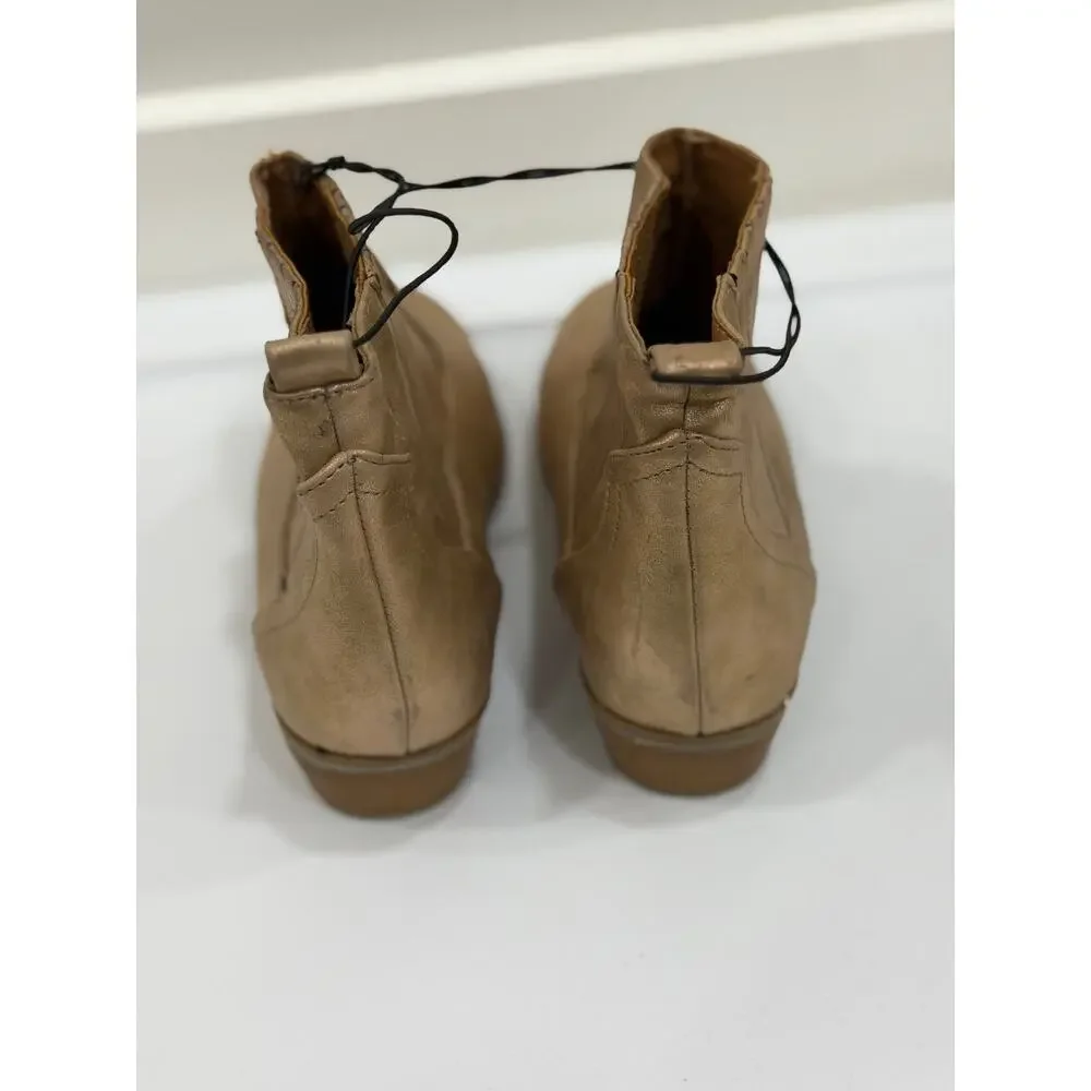 Universal Thread Shimmer Booties Size 7.5W